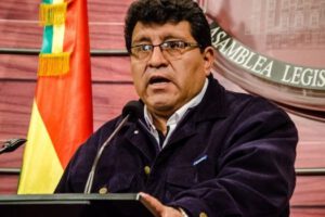 Efraín Chambi acusado de recibir coima de 50 mil dólares