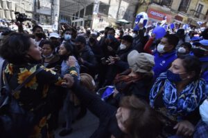 Enfrentamientos entre militantes del MAS y ciudadanos en puertas del TDJ
