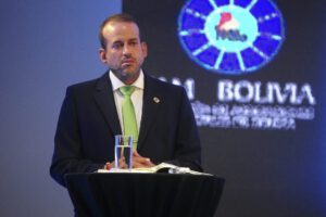 Luis Fernando Camacho en el debate presidencial