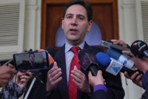 Renuncia del presidente del TSE por Carmen Eva Gonzales