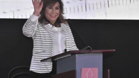 Candidatura de María de la Cruz Bayá durante el Debate Presidencial 2020