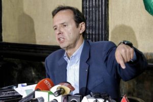 Tuto Quiroga denuncia a Luis Arce por actos irregulares