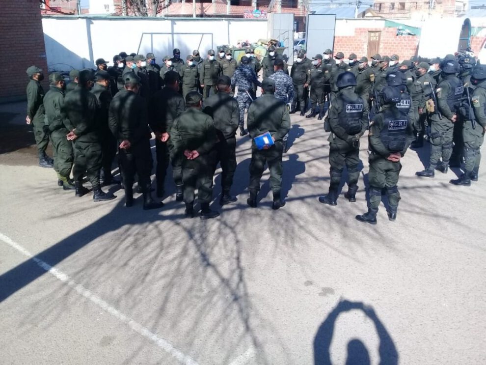 Efectivos policiales realizan reentrenamiento sobre el Auto de buen gobierno