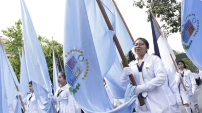 Estudiantes conmemoran el 209 aniversario de la gesta libertaria de Cochabamba