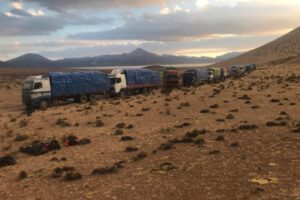 Camiones de contrabando interceptados por Carabineros de Chile en la frontera con Bolivia