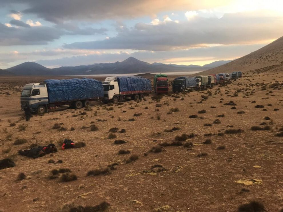 Camiones de contrabando interceptados por Carabineros de Chile en la frontera con Bolivia