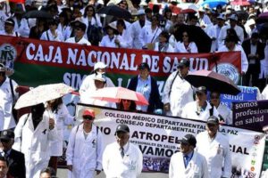 Médicos de La Paz dan voto castigo al MAS