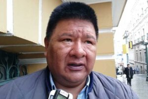 Declinación de candidaturas por falta de apoyo según Sergio Choque