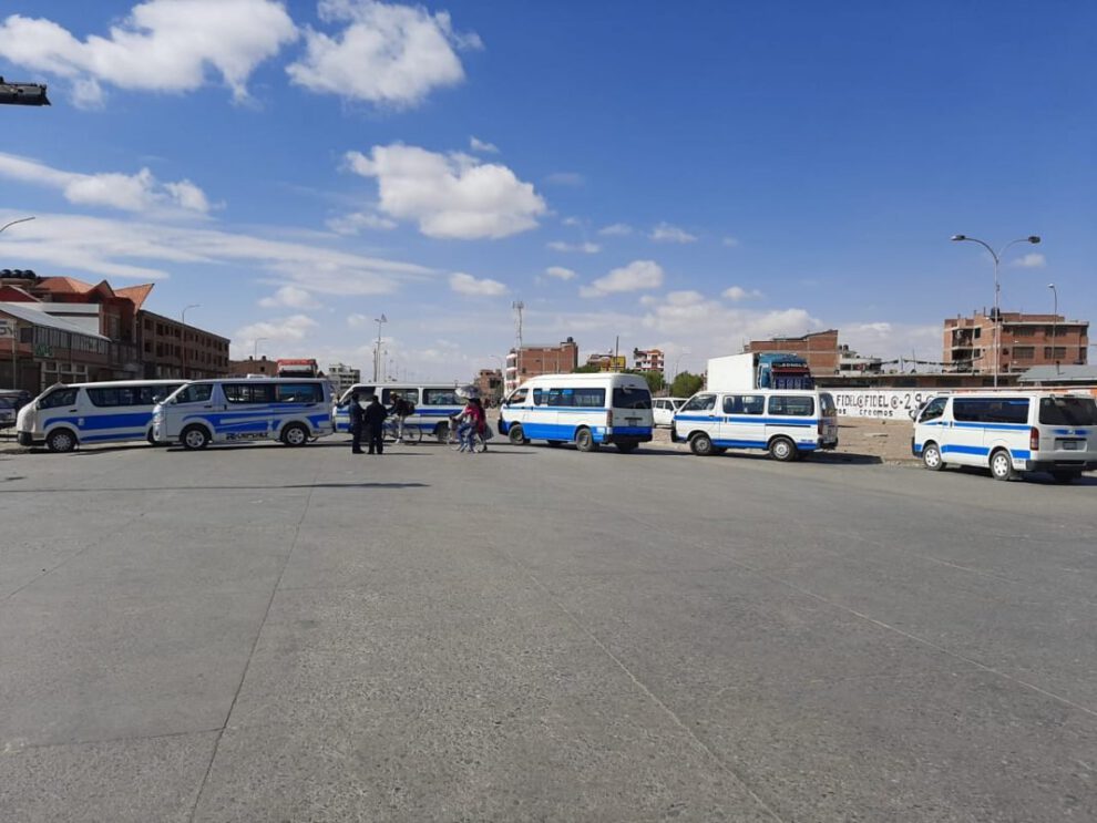 Bloqueo en Oruro por la condonación de impuestos y cumplimiento del diferimiento de pagos