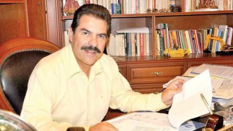Manfred Reyes Villa pide a Camacho diálogo con Carlos Mesa
