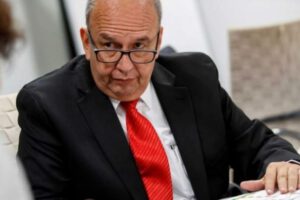 Censura a Murillo por no asistir a su interpelación