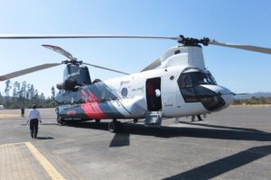Helicóptero Chinook llegó para ayudar a sofocar incendios forestales