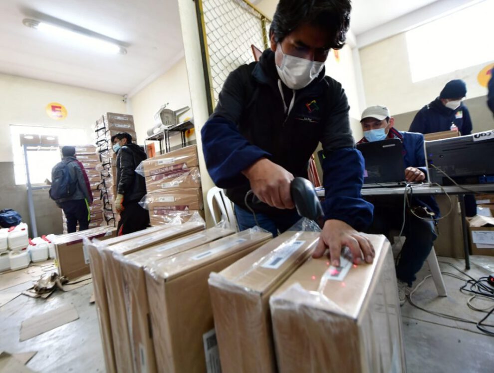 Recuperan ocho maletas relacionadas con el material electoral