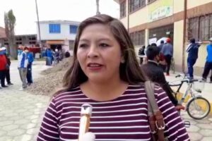Candidata a diputada del MAS emite su voto