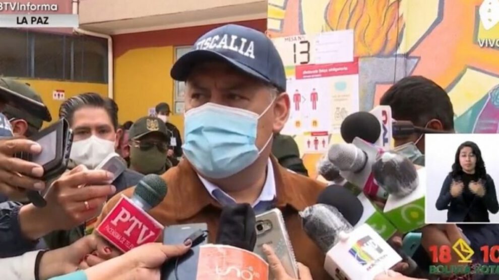 Robo de maletas electorales en Sica Sica y Caranavi