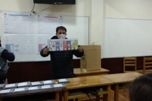 Cierre de mesas en Oruro durante el conteo de votos
