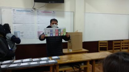 Cierre de mesas en Oruro durante el conteo de votos