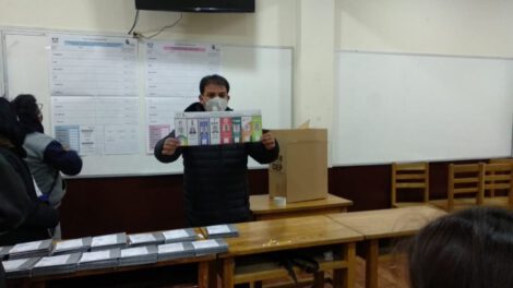 Cierre de mesas en Oruro durante el conteo de votos