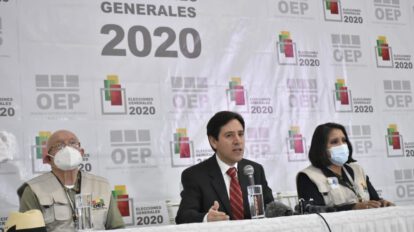 El Presidente del TSE, Salvador Romero, en conferencia de prensa sobre el conteo de votos