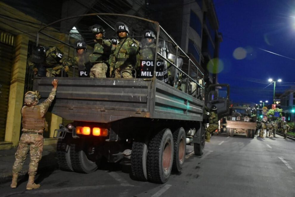 Patrullaje conjunto entre la Policía Boliviana y las FFAA para garantizar seguridad