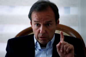 Tuto Quiroga pide a Evo Morales guardar silencio