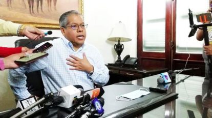 Iván Tellería alcalde suplente en conferencia de prensa