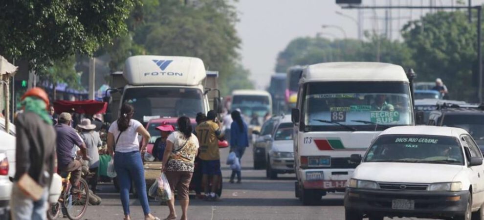 Carreteras en Santa Cruz expeditas tras intervención de la Policía Boliviana
