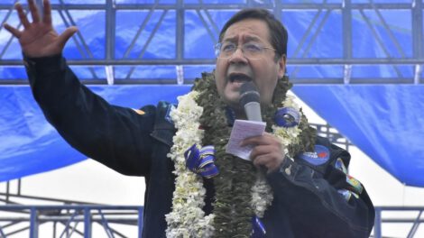 Bono Contra el Hambre anunciado por Luis Arce Catacora