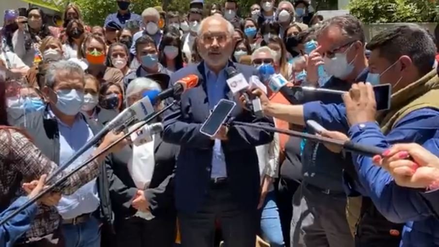 Carlos Mesa exige al MAS revertir la anulación de los dos tercios