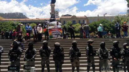 Activistas cruceños llevan pruebas de fraude a Jeanine Áñez
