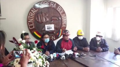 Juan Carlos Huarachi denuncia persecución política en conferencia de prensa