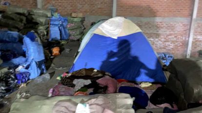 Explotación laboral en Bolivia en fábrica de chinelas
