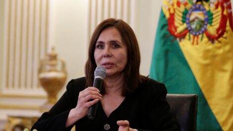 Denuncia al MAS por modificar el Reglamento de los 2/3