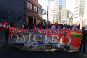 Comcipo en una marcha sobre Evo Morales en Potosí