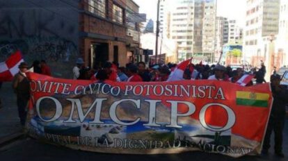 Comcipo en una marcha sobre Evo Morales en Potosí