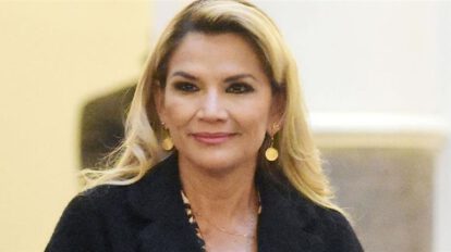 Jeanine Añez afirma que entregará el mando al ganador