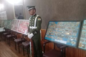 Exposición de Numismática y Reliquias en el Comando Departamental de la Policía