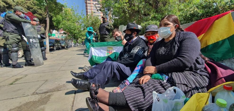 Vigilia frente al TSE por auditoría al Padrón Electoral
