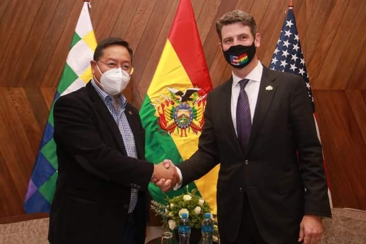 Luis Arce se reúne con un representante de Estados Unidos