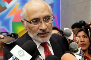 Carlos Mesa asiste a la transmisión de mando de Luis Arce