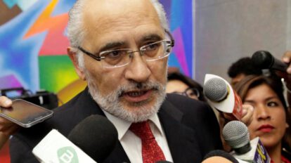 Carlos Mesa asiste a la transmisión de mando de Luis Arce