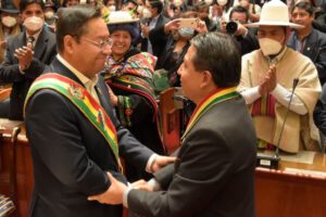 Luis Arce Catacora jura como Presidente de Bolivia