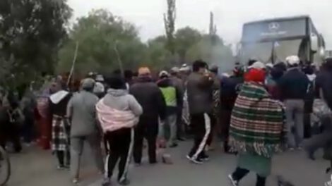Bloqueos en Tupiza impiden a militantes del MAS trasladarse para recibir a Evo Morales