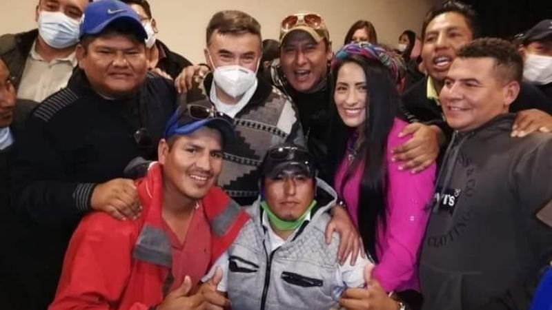 Juan Ramón Quintana y Wilma Alanoca en reunión política