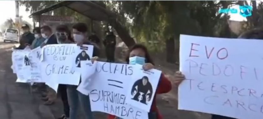 Vigilia en rechazo a Evo Morales en Cochabamba
