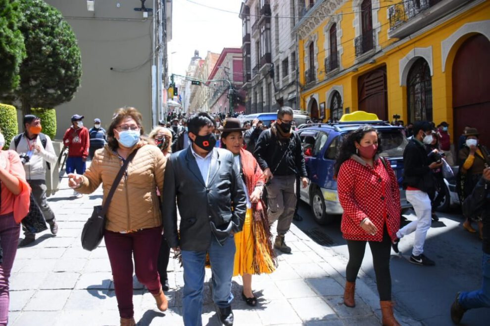 Rafael Quispe agredido en Plaza Murillo