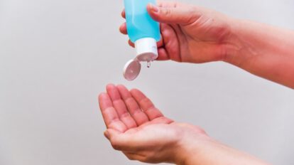 Menores de edad emborrachan con alcohol en gel