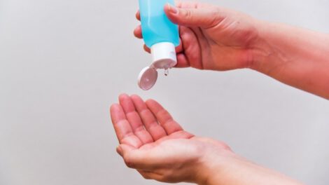 Menores de edad emborrachan con alcohol en gel