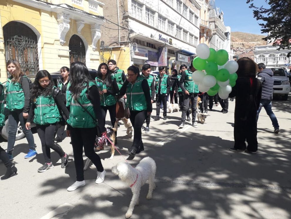 ITESCAA 21 años con desfile silencioso para cuidar a las mascotas