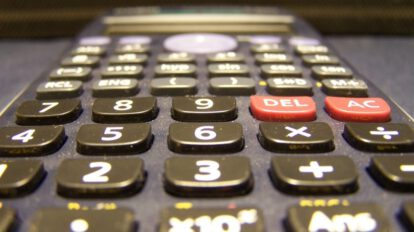 calculadoras en las maletas electorales para evitar errores de aritmética
